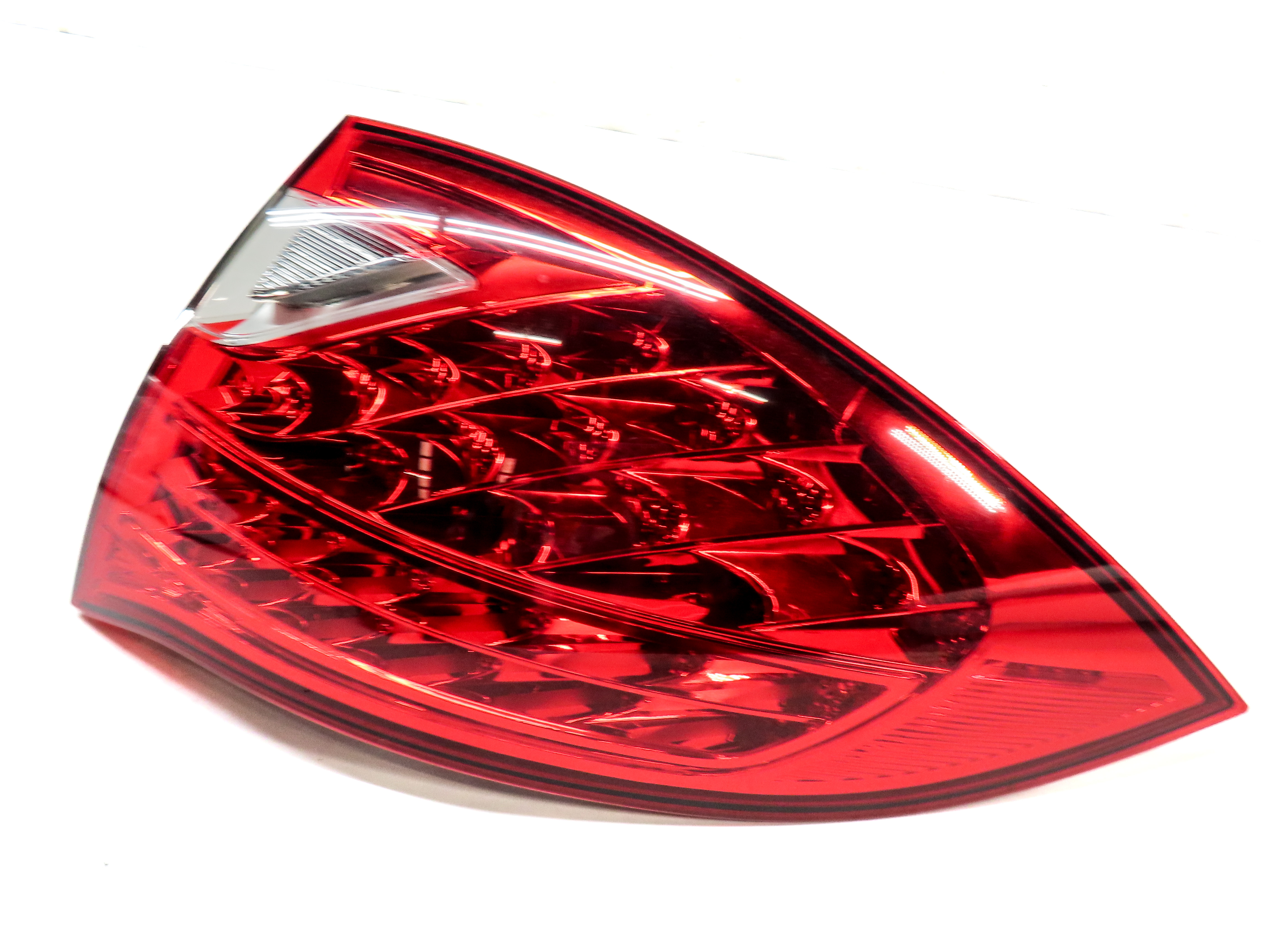 2011-2014 PORSCHE CAYENNE (958) RIGHT PASSENGER OUTER TAILLIGHT BRAKE LIGHT LAMP — exact item pictured